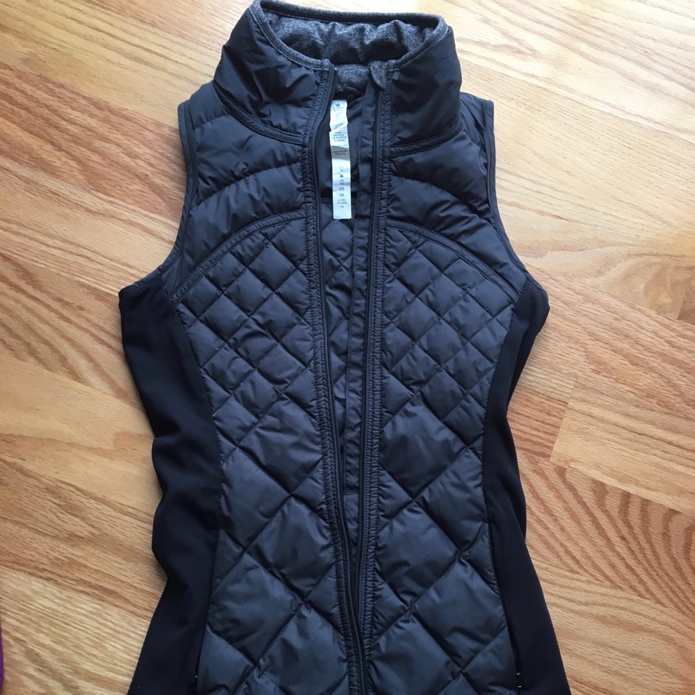 Lululemon Black Light Puff Vest